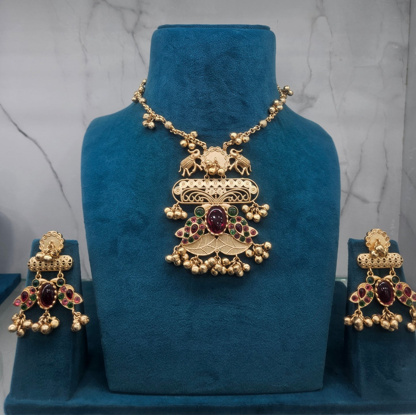 Heritage lep locket set