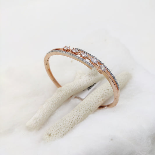 CZ DIAMOND LINE JOINT WITH OVAL STONE WITH ROSE GOLD PLATED BRECELET