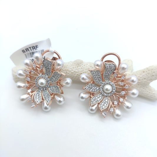 ROSE GOLD PLATED EXCLUSIVE STUD IN FLORAL DESIGN WITH PEARL