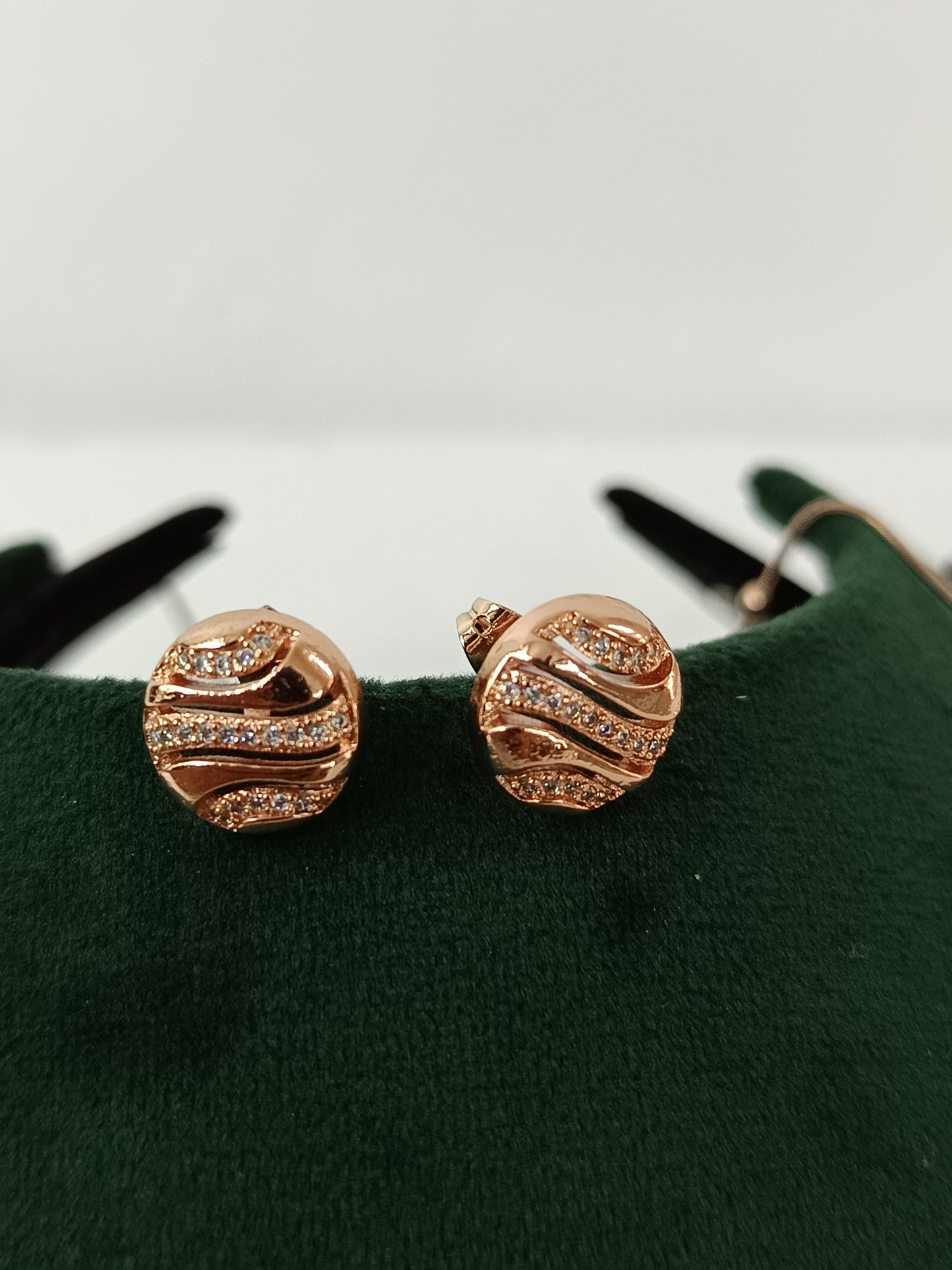 Round Delicate Pendant Rose Gold Necklace Set with Stud Earrings