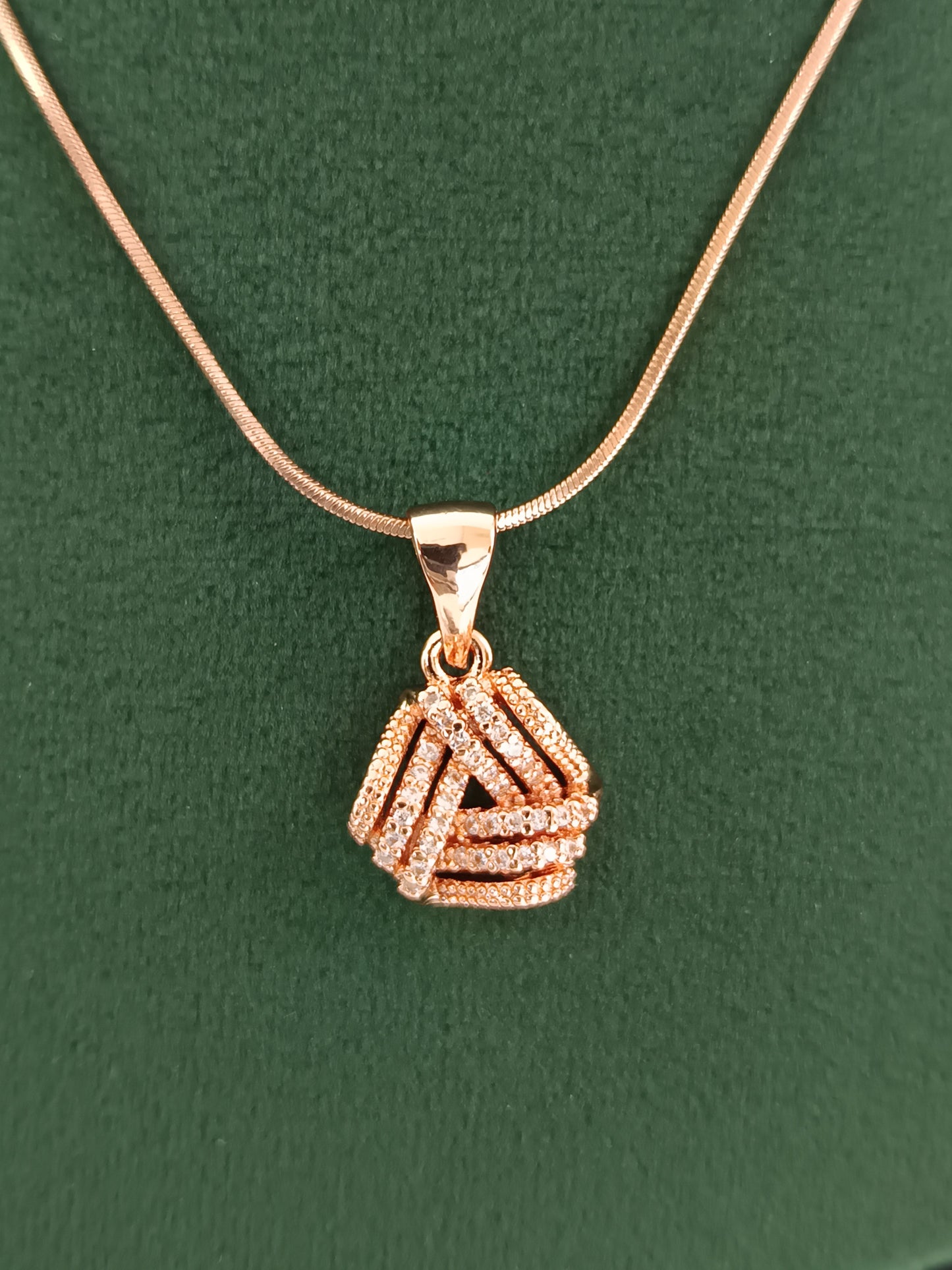 "Twinkling Rose Gold Harmony: Woven Pendant Necklace Set"