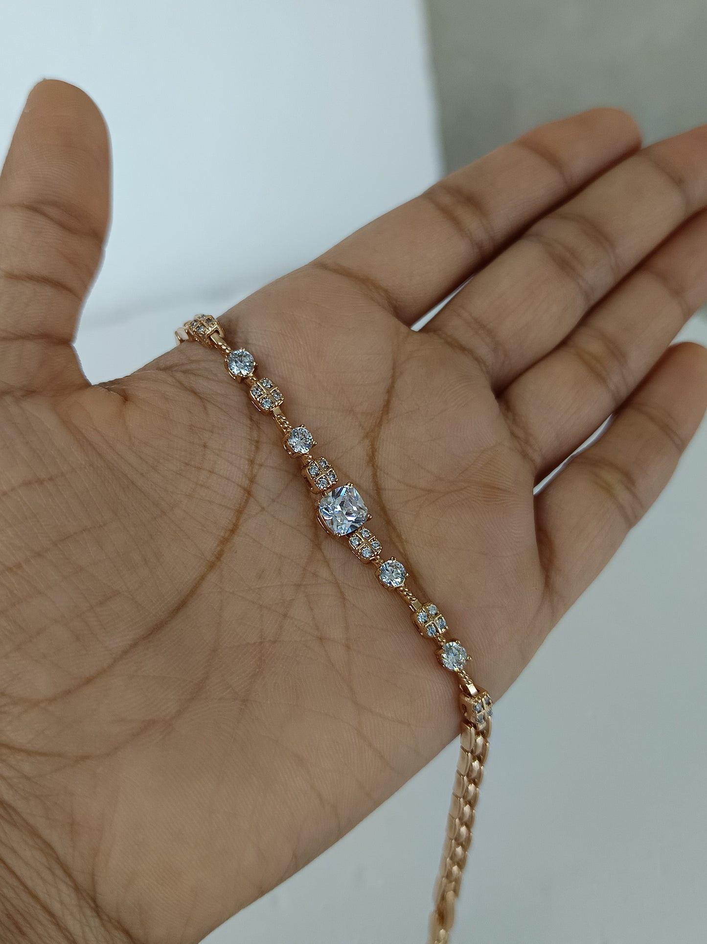 Radiant Luxe – Caret Gold AD Elegance Bracelet