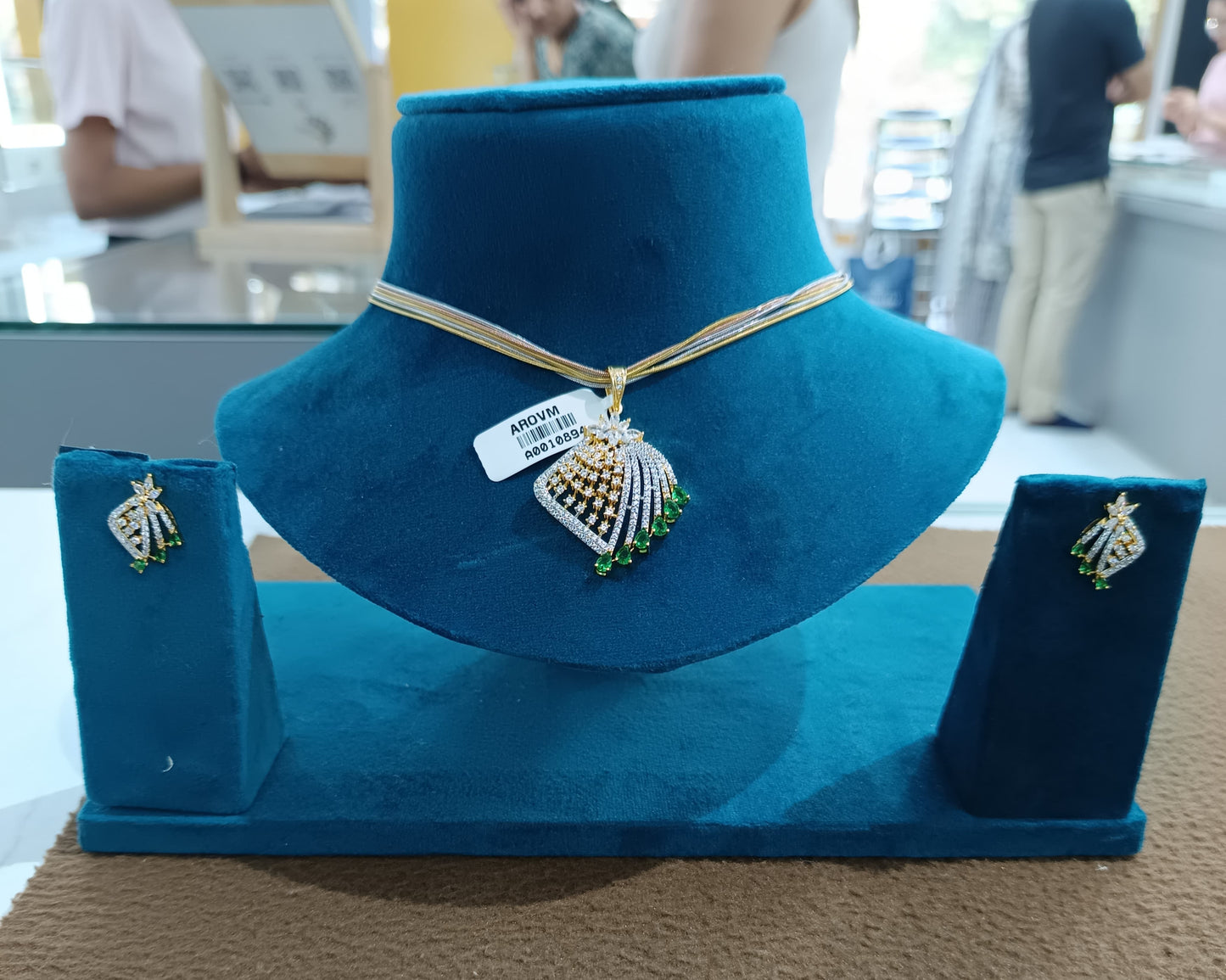 AD Square Dimond Pendent set with layer chain