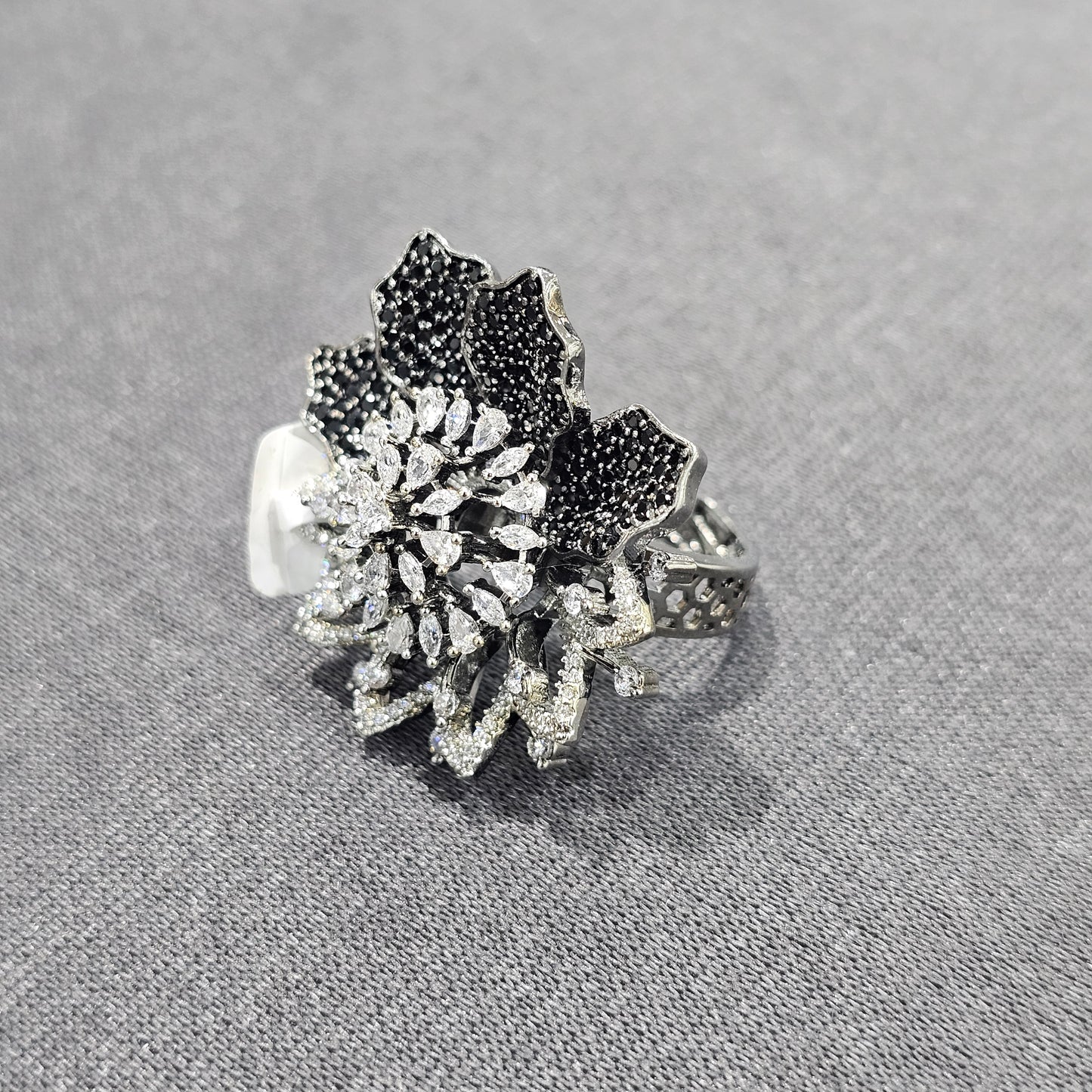 Bloom Royale Ring – Lavender