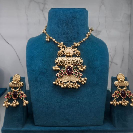 Heritage lep locket set