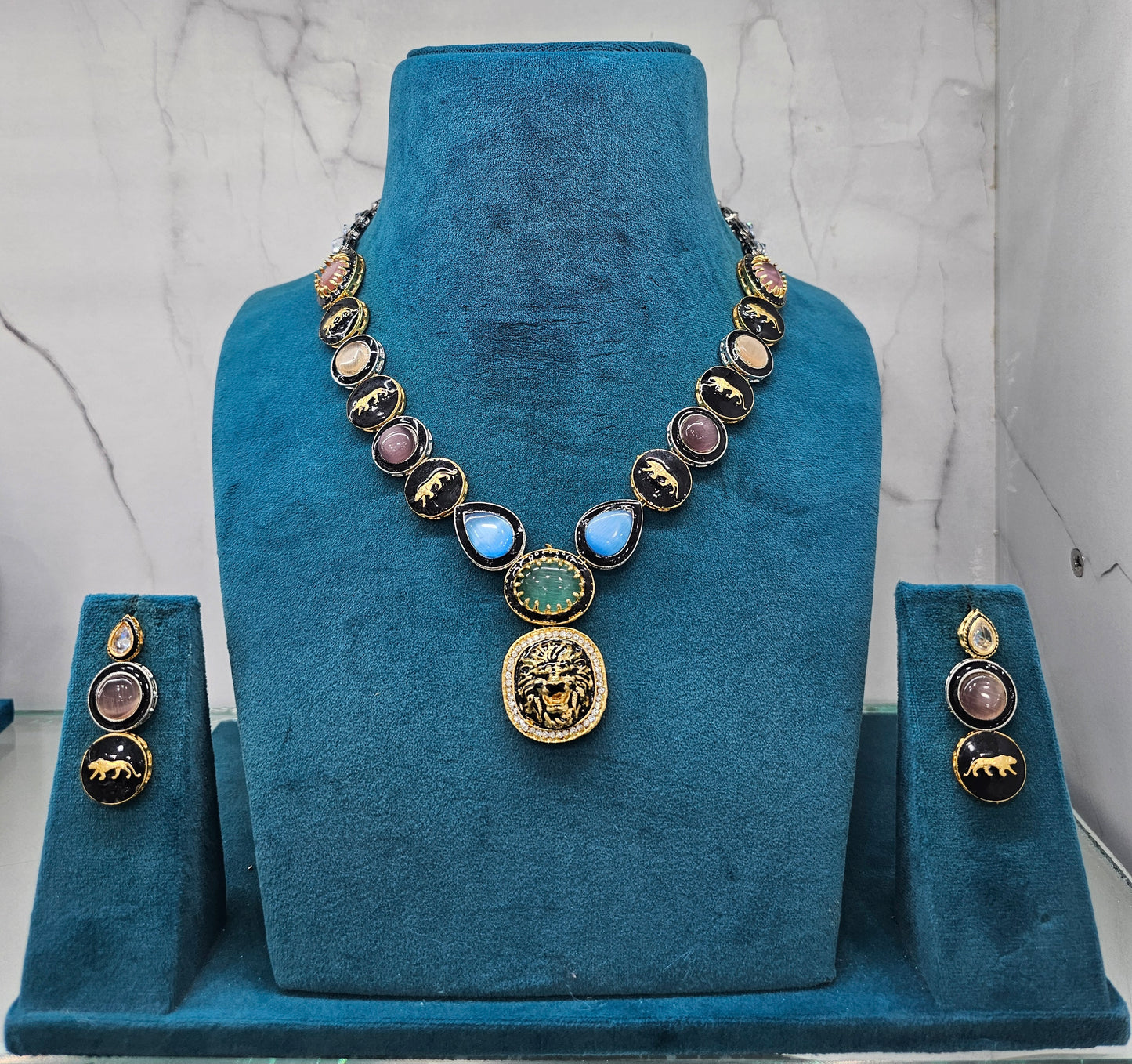 Simha Shakti Necklace Set