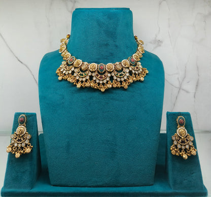 Traditional Gold Kundan Necklace Set