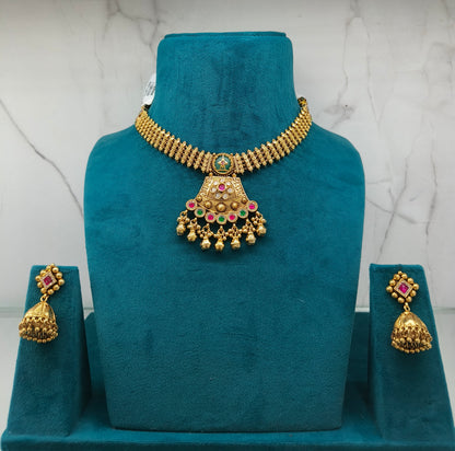 Gold necklace and earrings set