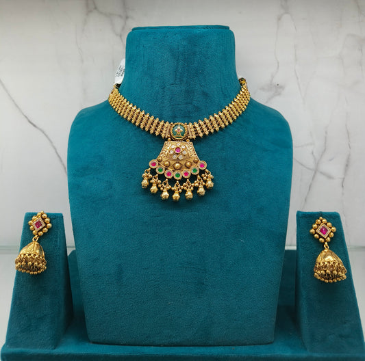 Gold necklace and earrings set