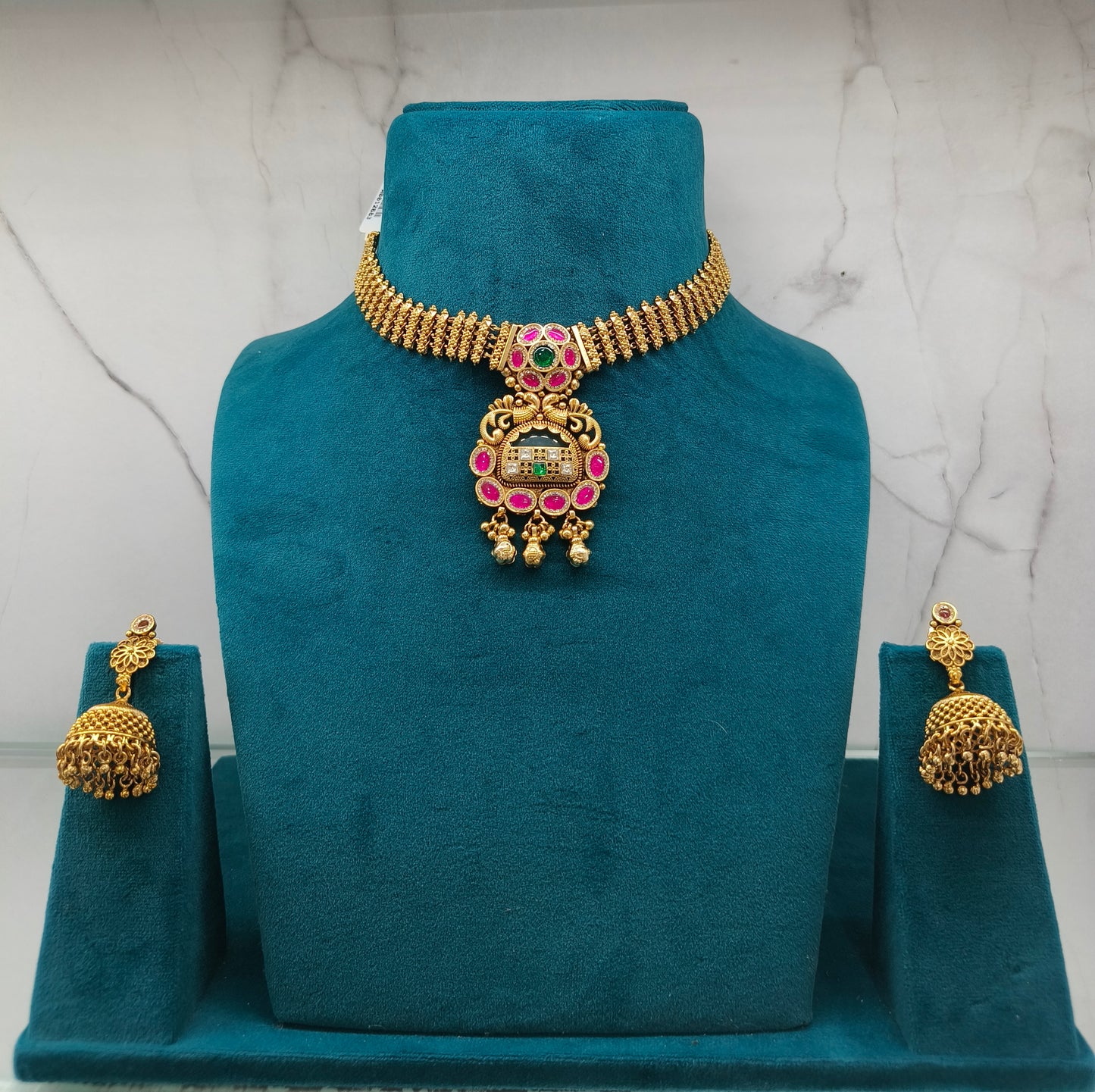Gold necklace with pink and green stones  set