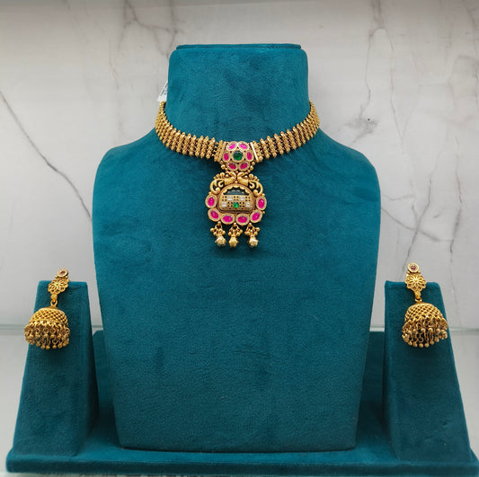 Gold necklace with pink and green stones  set