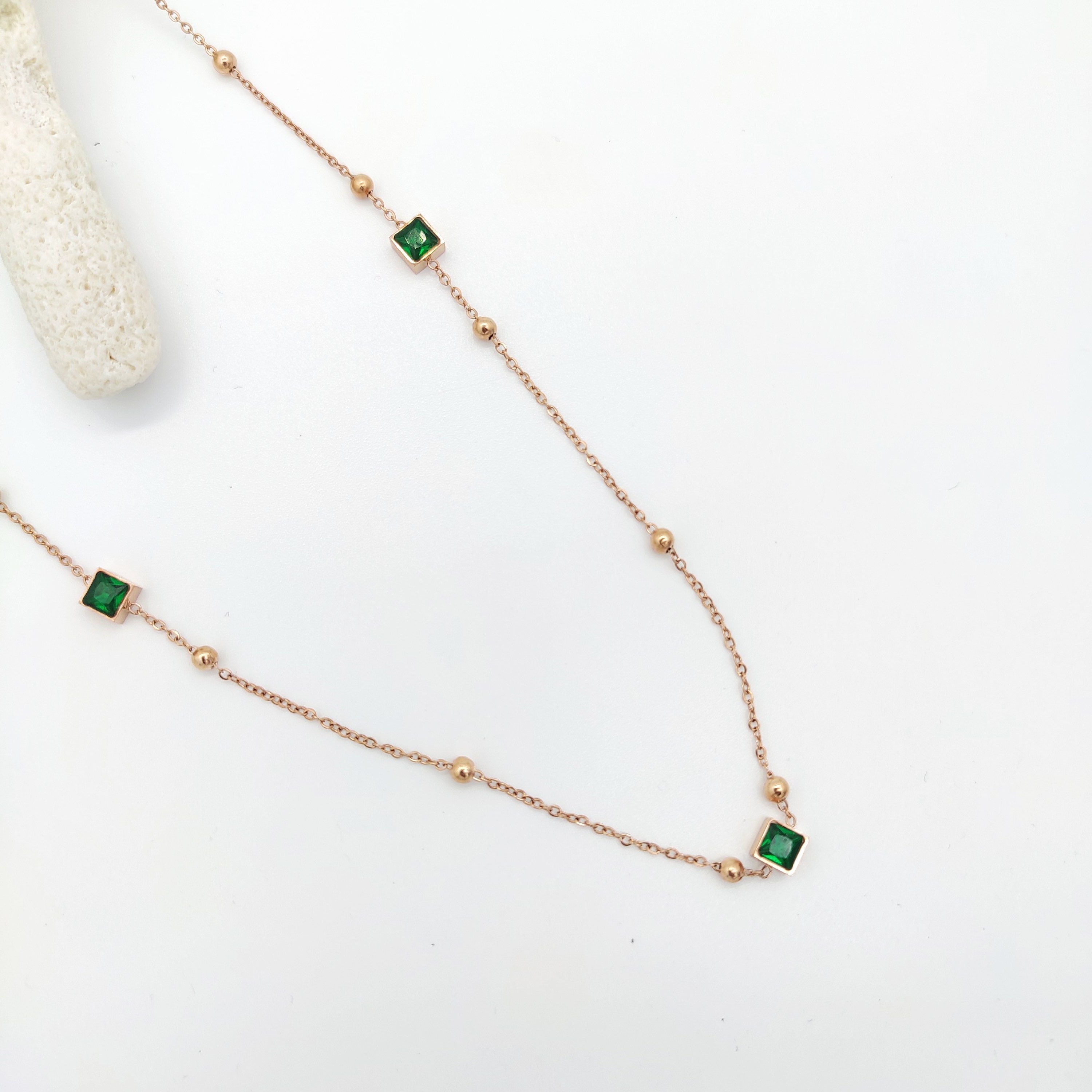 ROSE GOLD GREEN STONE NACKLACE