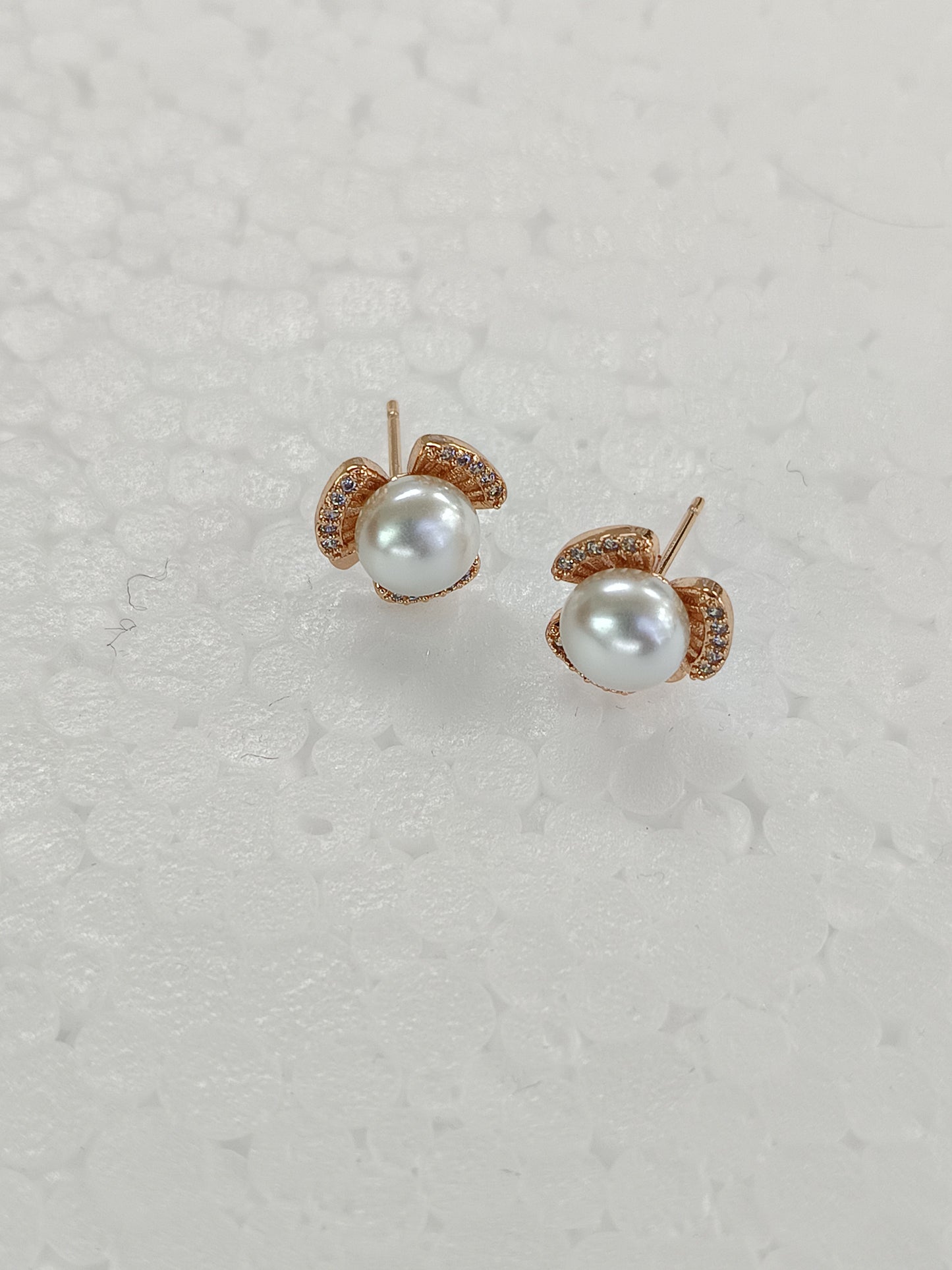 AD Pearl Ear Tops