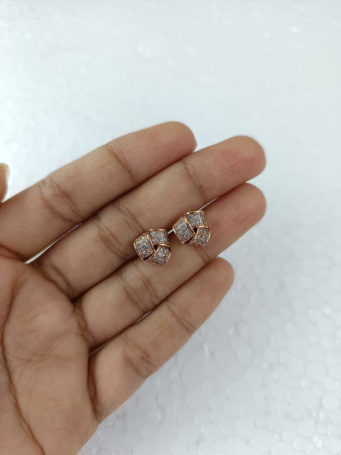 AD Kevda Flower Ear Tops