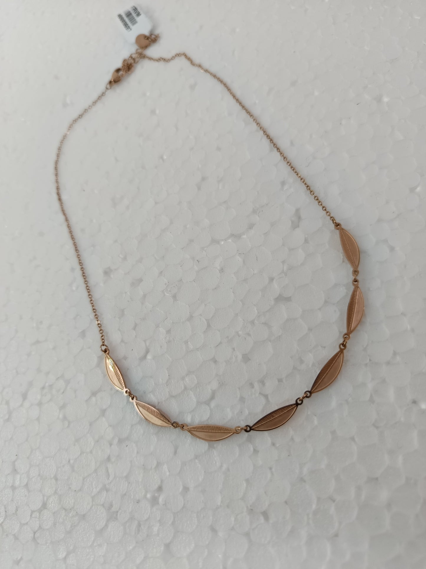 Elegant Leaf Link Stainless Steel Necklace – Rose Gold Finish