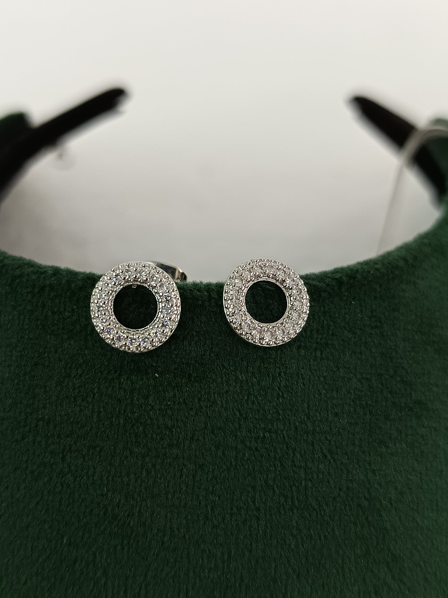 "Silver Moon Glow: American Diamond Circle Necklace Set"