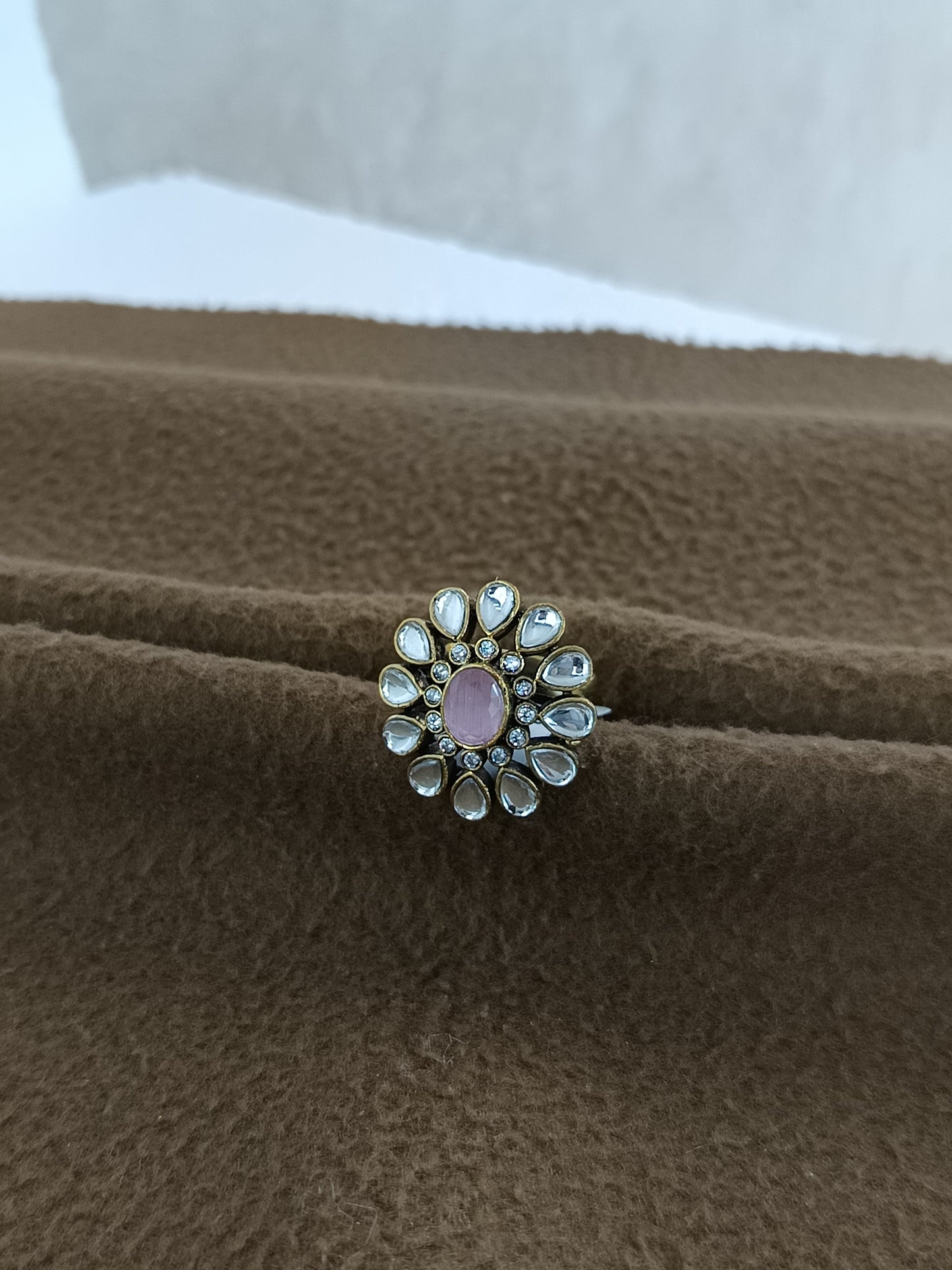 Regal Bloom – Antique Gold Plated Kundan Adjustable Ring with Oval Stone
