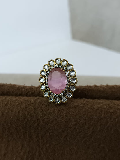 Regal Bloom – Antique Kundan Gemstone Finger Ring