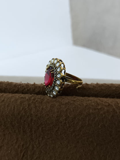 Regal Bloom – Antique Kundan Gemstone Finger Ring