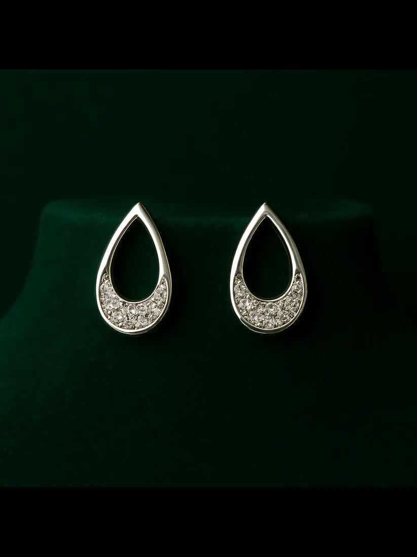 "Silver Elegance: American Diamond Waterdrop Necklace Set"