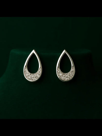 "Silver Elegance: American Diamond Waterdrop Necklace Set"