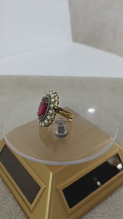 Regal Bloom – Antique Kundan Gemstone Finger Ring