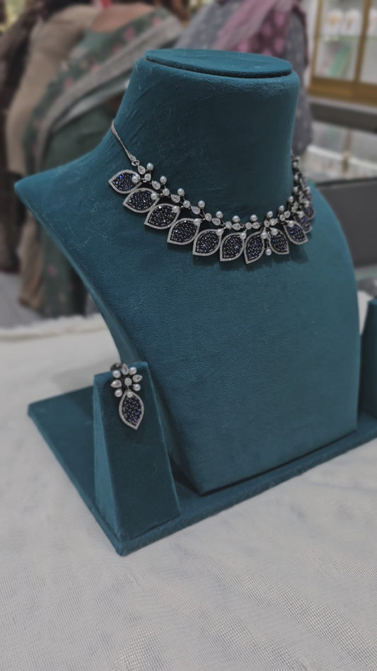 AD Midnight Petal Choker