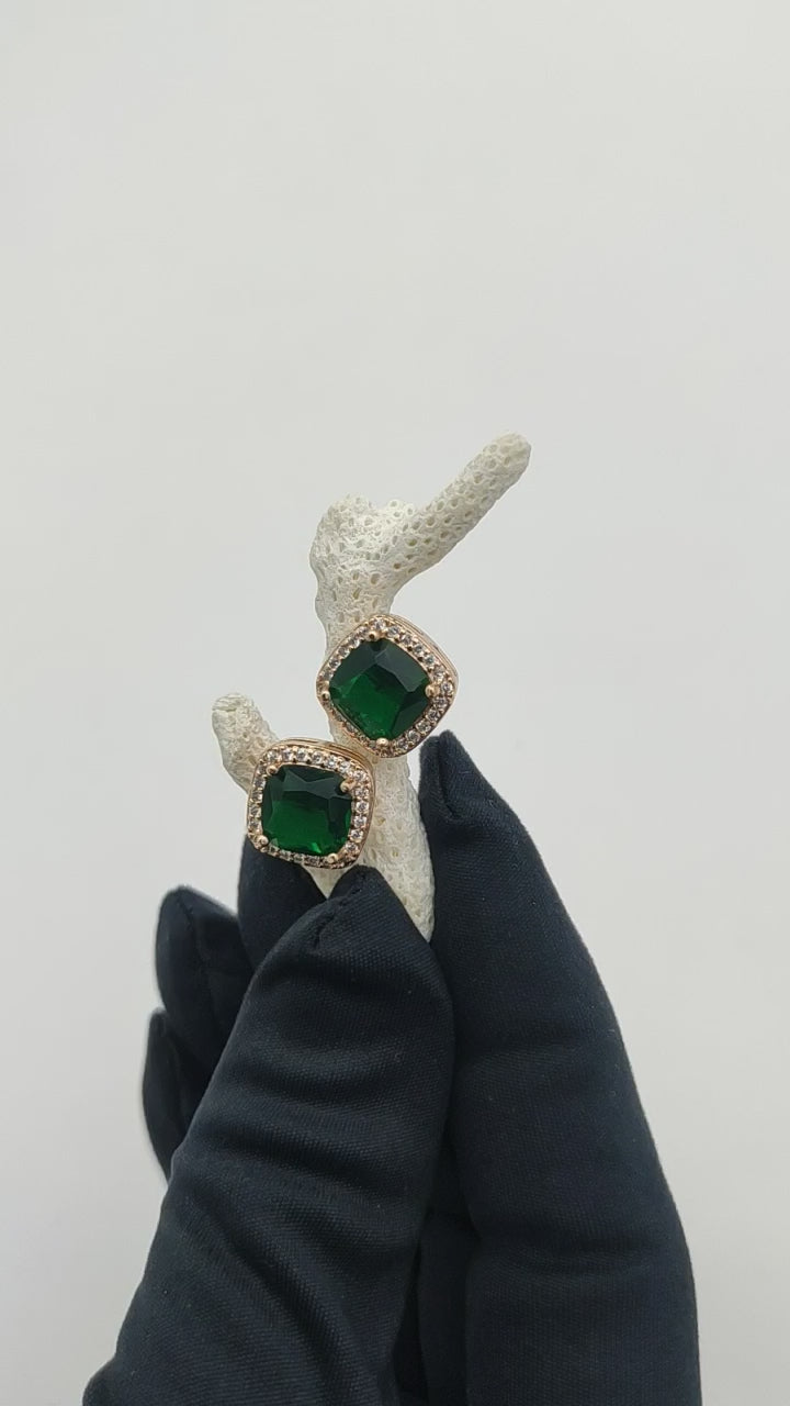 DELICATE EARRINGS WITH GREEN STONE AND CD DIAMOND