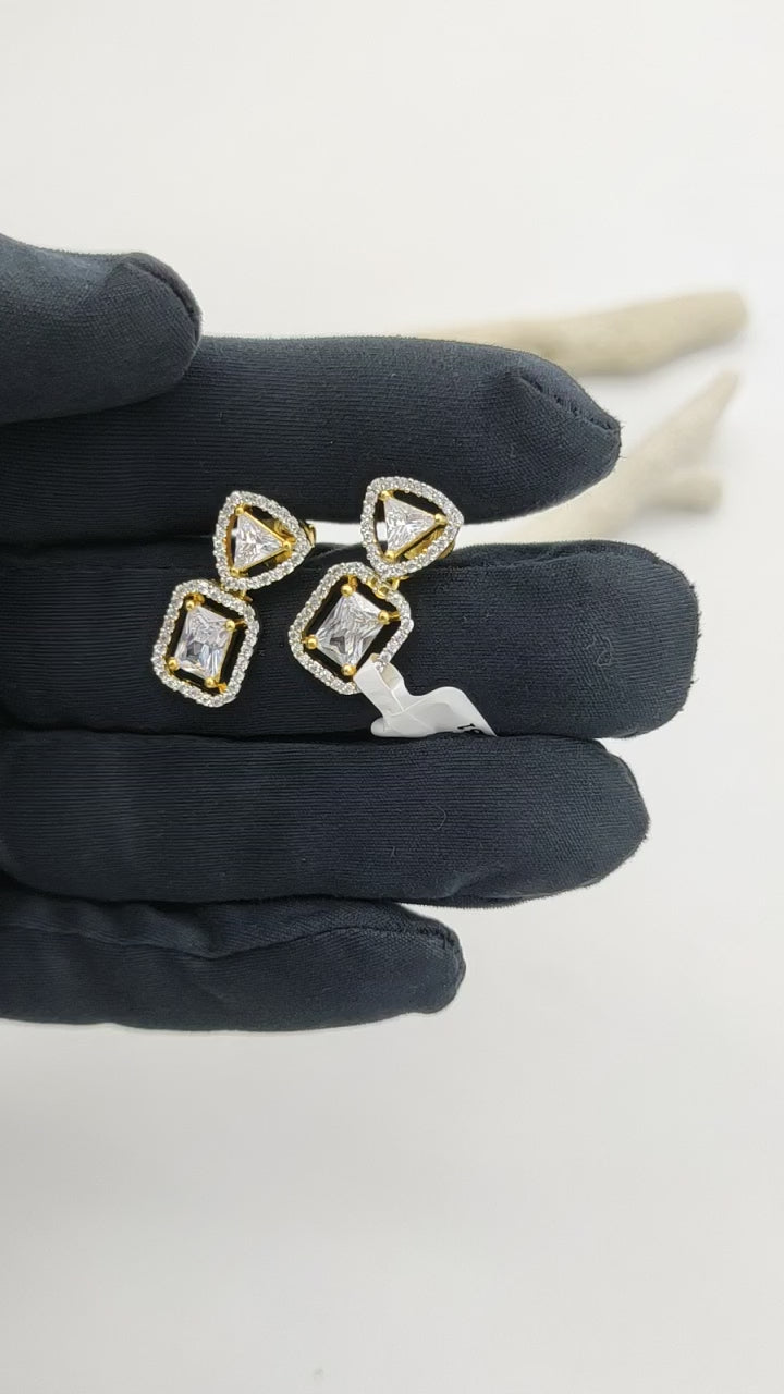 GOLD PLATED EARRINGS WITH HEART AND TRIANGLE SHAPE STONE