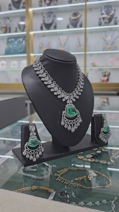 Emerald Royale Necklace Set