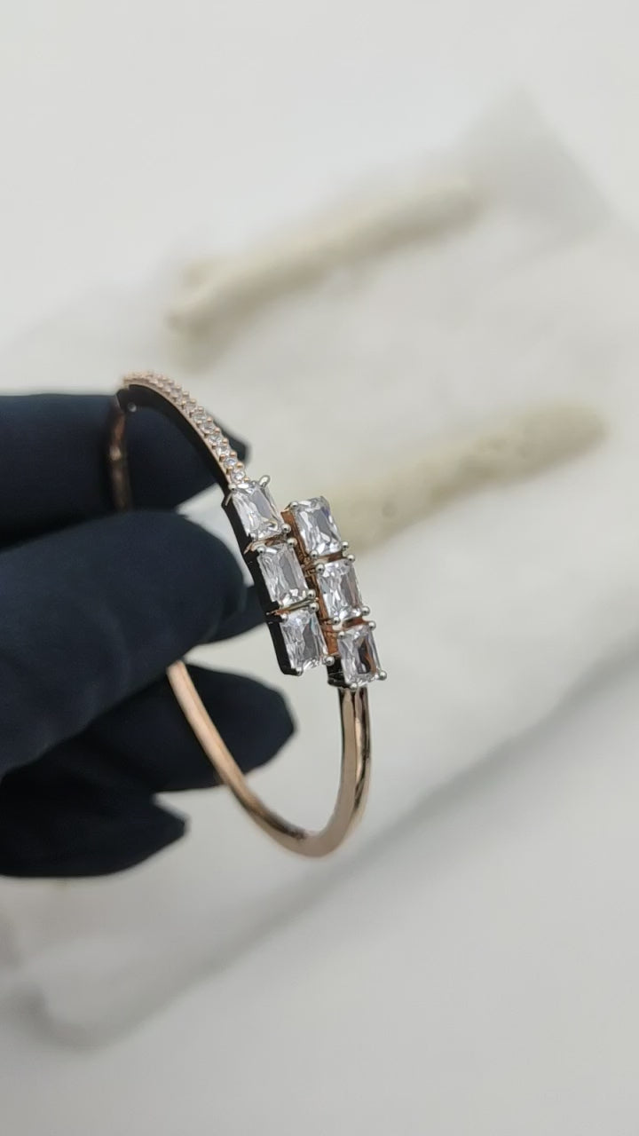 SIMPLE RECTANGLE STONE WITH ROSE GOLD PLATED BRECELET