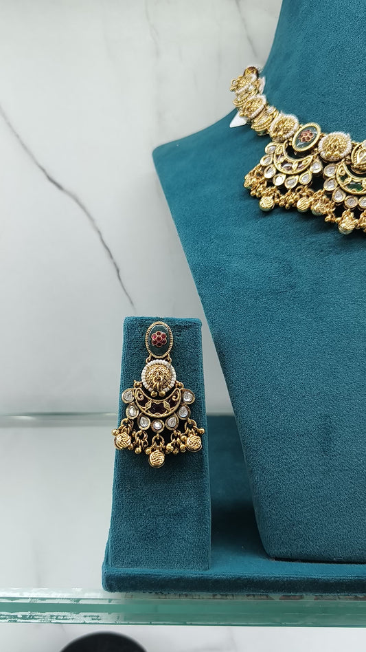 Traditional Gold Kundan Necklace Set