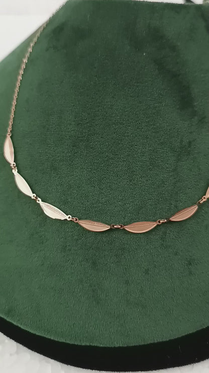 Elegant Leaf Link Stainless Steel Necklace – Rose Gold Finish