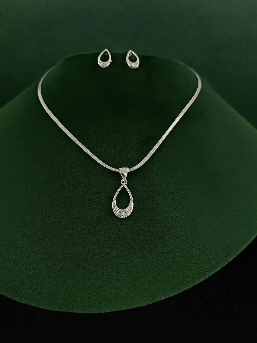 "Silver Elegance: American Diamond Waterdrop Necklace Set"