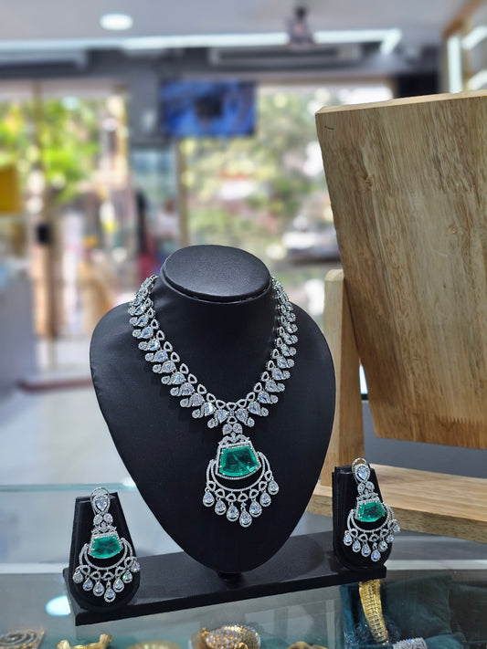 Emerald Royale Necklace Set
