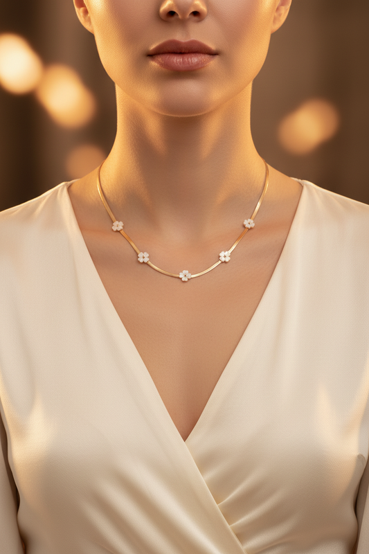 Daisy Sparkle Delicate Necklace