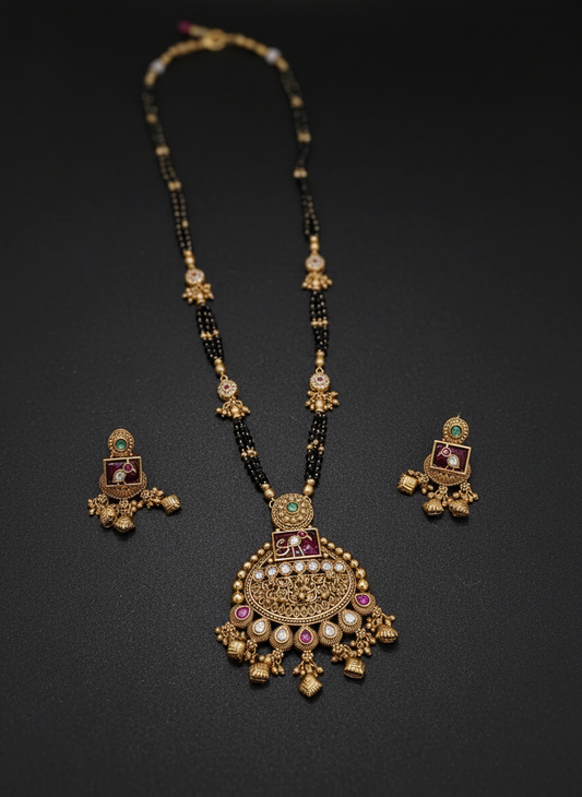 Anti Heritage ghughri latkan pendant set